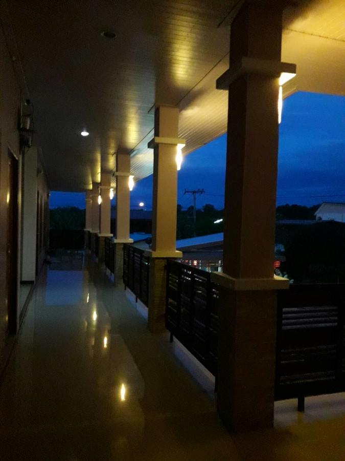 M Grand Hotel Bueng Kan Extérieur photo