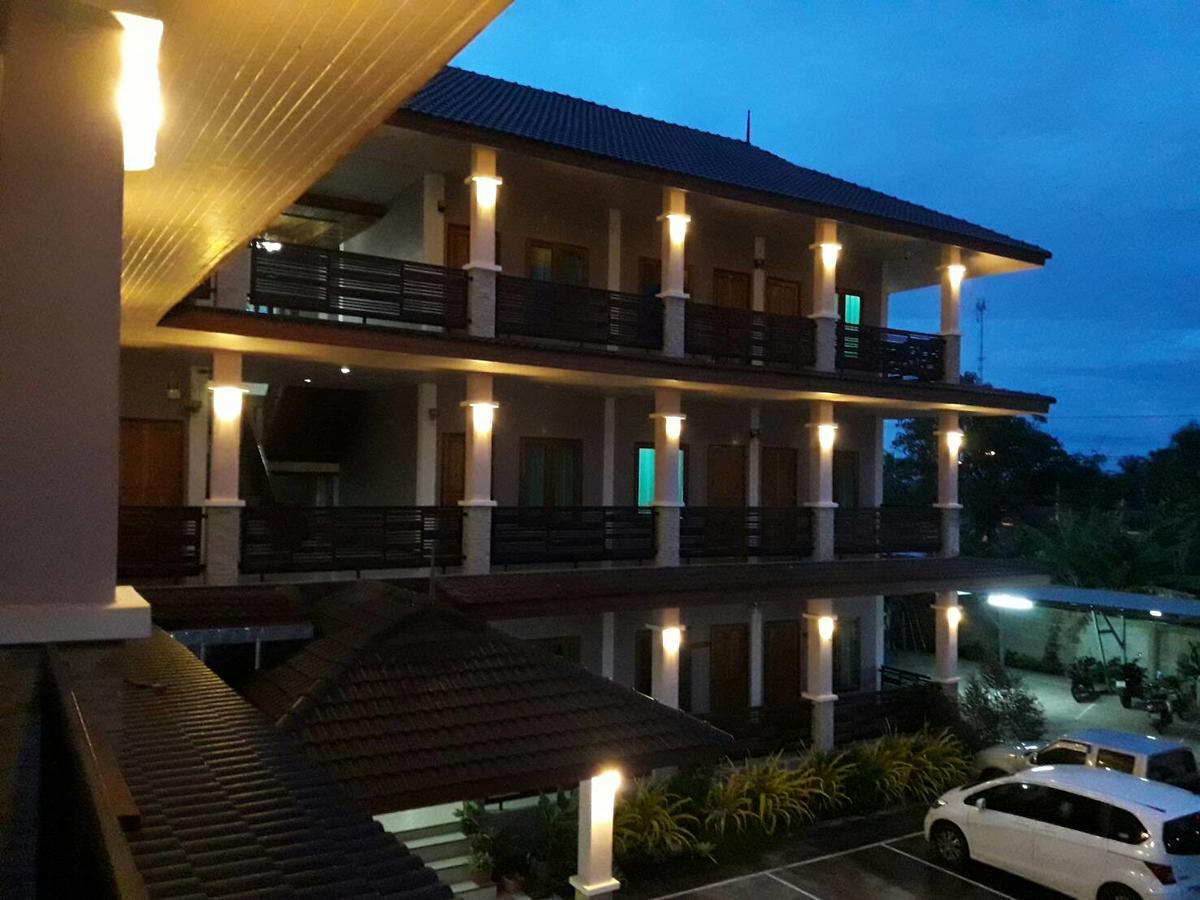 M Grand Hotel Bueng Kan Extérieur photo